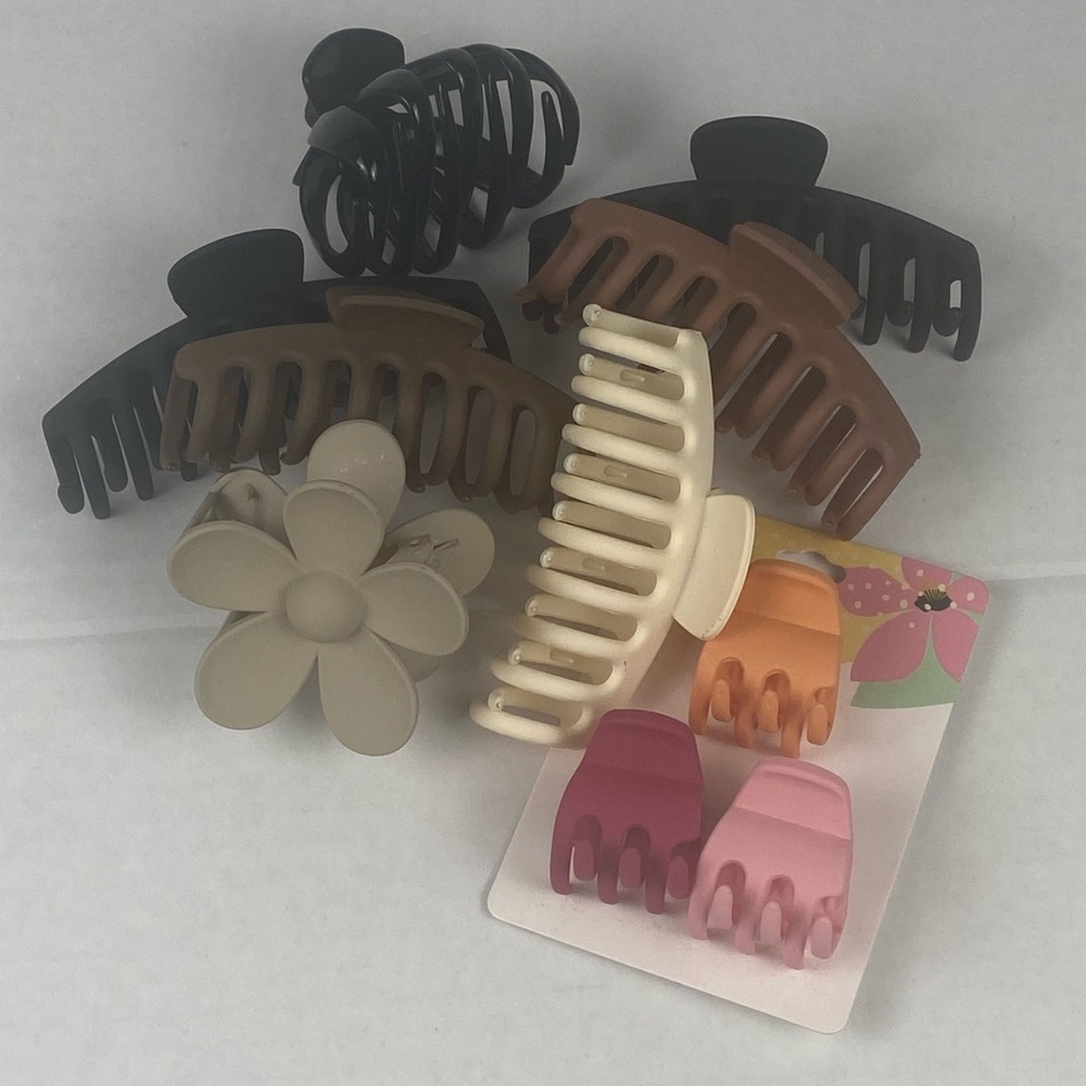 🌺 3/$25 🌺 | Claw Clip Bundle | Variety of colors styles and‎ sizes |